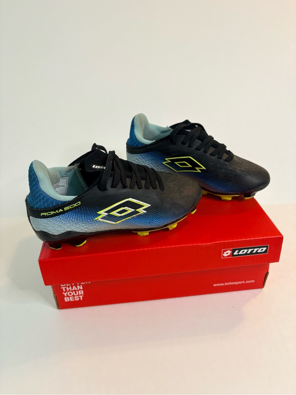 Lotto Roma 500 Boys Soccer Cleats - Black & Blue with Yellow Accents Size 10K